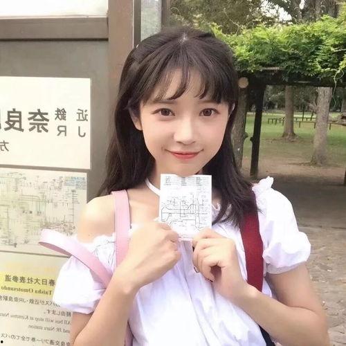 抖音网红奶瓶模特视频,萌化视觉的育儿时尚新宠