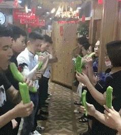 搞笑鬼屋吃瓜图片高清,高清吃瓜图揭秘惊悚背后的欢乐瞬间